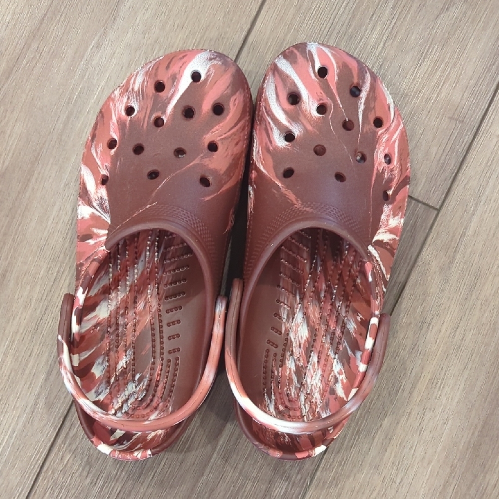 CROCS Marbled Rust & White Classic Clog Sandals